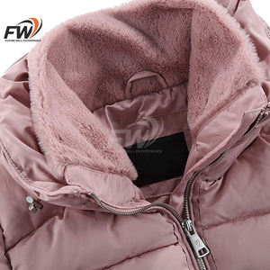 Chaqueta Corta Acolchada para Mujer, Diseño Moderno, Nueva Colección OEM, Chaqueta de Invierno Personalizada de Alta Calidad con Cierre y Protección Contra el Viento - Product Image 6