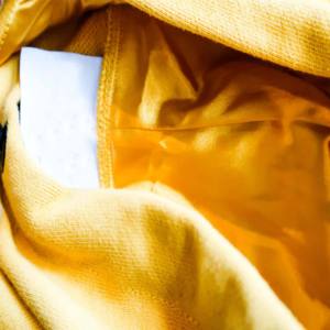 Sweat-shirt à capuche jaune avec imprimé abeille, coupe ample, décontracté, tricoté, unisexe, pour l'automne - Product Image 4
