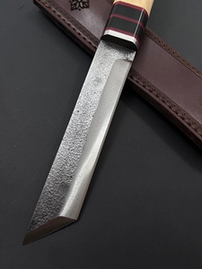 Jexa Tanto มีดล่าสัตว์เหล็กกล้าคาร์บอนใบมีดคงที่ขอบหยักบางส่วนปลอกหนังมะกอกไม้ (รับประกัน3ปี) - Product Image 5