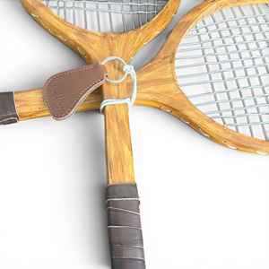 Raqueta de Tenis Vintage - Mango de Cuero, Eje de Madera y Malla de Hilo - Decoración Portátil - Product Image 3