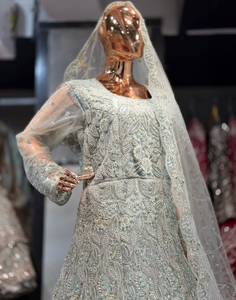 Tenue Indo-Occidentale de Luxe de Créateur par Rivaayat House - Product Image 3