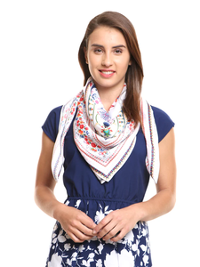 Foulards carrés de mode légers Impression numérique personnalisée Tissu de haute qualité Accessoires élégants pour les commandes en gros - Product Image 3