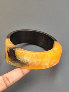 Bracelet jonc en résine acrylique écologique HANDICRAFTS ZONE HCZ-170, large, irrégulier, à rayures, pour mariage, bijoux femme - Product Image 6