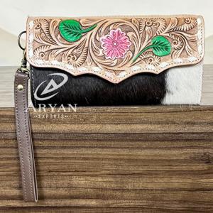 March Expo Cartera de Diseño Occidental para Mujer, Elegante y Única, de Cuero de Vaca con Pelo, Hecha a Mano, Tipo Clutch con Correa de Muñeca - Product Image 1