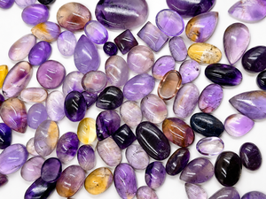 Lot de pierres précieuses cabochons en améthyste violette naturelle |   Cabochons ovales de formes variées en forme de poire |   Pierres précieuses polies en vrac pour la fabrication de bijoux - Product Image 2