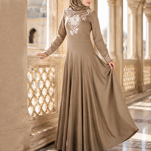 Robe de soirée élégante beige modeste avec broderie florale, manches longues, longueur au sol, en satin, pour femme - Product Image 4