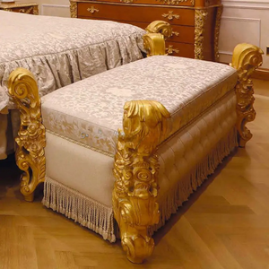 Juego de Dormitorio King Size de Lujo en Madera de Caoba Dorada, Estilo Europeo Antiguo, con Cabecera de Alerón para Apartamento - Product Image 5