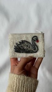 Pochette à monnaie artisanale traditionnelle avec broderie artistique pour accessoires quotidiens - Product Image 2
