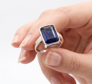 Magnifique bague de mariage artisanale en argent sterling massif 925 avec saphir bleu taille radiant serti clos, pour grossiste - Product Image 6