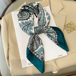 ผ้าพันคอไหมพิมพ์ลายแฟชั่นสีน้ำเงิน ขนาด 70*70 ซม. ผ้าซาตินเนื้อนุ่มสำหรับผู้หญิง ใช้เป็นที่คาดผม ผ้าพันคอ ผ้าผูกผม ผ้าคาดศีรษะ ผ้าพันกระเป๋า - Product Image 1