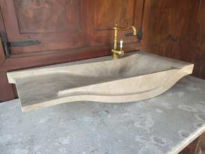 Lavabo de Pared de Diseño en Travertino Romano y Nogal, Lavabo de Piedra Hecho a Mano, Lavabo de Lujo para Baño - Product Image 2