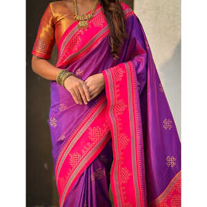 Sari Tradicional de Seda Suave Morada con Tejido Zari en Contraste de Elite Weaves, 650 g, para Bodas - Product Image 2