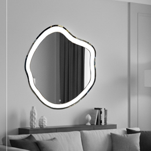 Améliorez votre intérieur avec cette œuvre d'art fonctionnelle qui allie un design minimaliste à un cadre robuste en acier inoxydable PVD. - Product Image 4