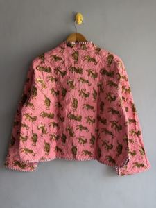 Manteau matelassé rose à imprimé tigre avec fermeture boutonnée et poches plaquées, vêtement d'extérieur décontracté pour femme, cadeau pour elle - Product Image 6