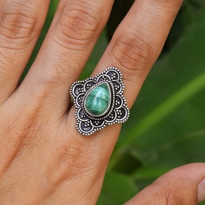 Bague en argent malachite, argent sterling 925, bijoux faits à la main, bague élégante pour elle, cadeau pour femme - Product Image 1