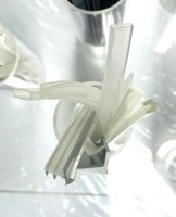 Joint d'étanchéité coulissant en mousse TPE PVC EPDM pour portes et fenêtres, moulé sur mesure, étanche à l'eau et à la poussière, certifié ISO9001, fabriqué au Japon