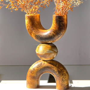 Jarrón de mesa de resina para decoración del hogar de lujo, jarrón de flores de resina nórdico calado de doble tubo, florero de resina de lujo de superficie rugosa - Product Image 3