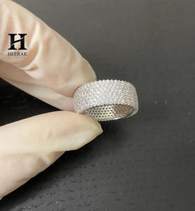 Anillo de Eternidad con Diamantes Cultivados en Laboratorio de 5 Filas, Oro Blanco de 14K, Micro Pavé, Anillo de Boda, Certificado VVS EF, Diamantes Cultivados en Laboratorio - Product Image 4