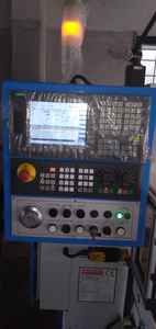 Fresadora de engranajes CNC vertical automática de dos ejes de paso fino Sykes V152 (con y sin accesorio de corte de cremalleras) - Product Image 2