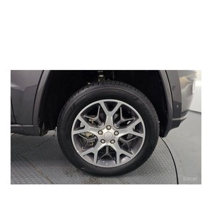 Jeep Cherokee Overland 2021/5 con Motor 3.6L, Caja de Cambios Automática, Cámara Trasera, Asientos de Cuero - 59,191 km - Product Image 5