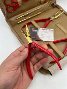 Kit de Herramientas para Extensiones de Cabello con Microperlas Rojas y Doradas, Alicates Multifuncionales Personalizables de Acero Inoxidable, Pinzas para Cabello, Cuchilla, Aguja de Coser - Product Image 3