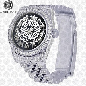 Montre de luxe en moissanite de haute qualité avec verre saphir résistant aux rayures, disponible à la vente - Product Image 4