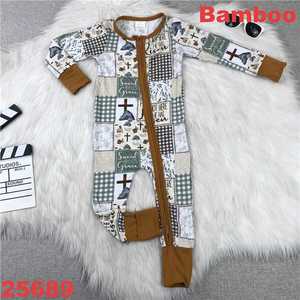 Pyjamas pour bébés et enfants en fibre de bambou à imprimé western mystérieux, prêts à être expédiés, barboteuses personnalisées en bambou à manches longues avec fermeture éclair bidirectionnelle, en boîtes - Product Image 2