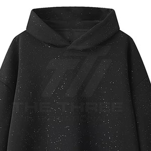 Sudadera con Capucha de Lujo para Hombre con Cristales y Pedrería, Mezcla de Algodón Premium, Estilo Casual y Urbano a un Precio Razonable - Product Image 3