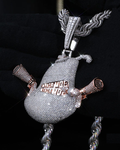 Pendentif 3D au design personnalisé de forme aléatoire en argent sterling massif avec placage à l'or rose et diamant Moissanite de qualité VVS - Product Image 1