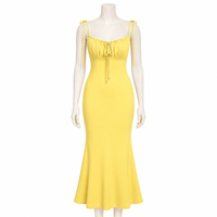 Robe maxi élégante et écologique en tissu plissé jaune beurre pour femmes |   Décolleté cœur, bretelles spaghetti, épaules nouées, sans manches