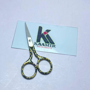 Ciseaux à cuticules professionnels en acier inoxydable, lame incurvée, manche en acier, pour manucure et pédicure manuelle, précision et durabilité. - Product Image 1