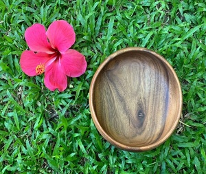 Tazón de Madera de Acacia Hecho a Mano, Tazón de Madera Rústico Natural, Tazones Gruesos de Madera para Servir Frutas y Ensaladas - Product Image 1