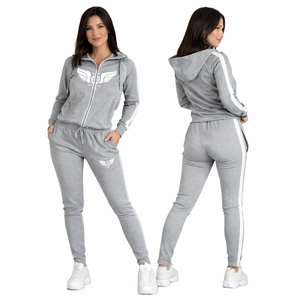 Conjunto Deportivo Personalizado para Mujer, Sudadera con Cremallera y Pantalones Jogger Negros, Corte Ajustado, Ropa Deportiva Informal, Ropa de Gimnasio - Product Image 5