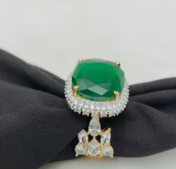 Superbe bague élégante de haute qualité en plaqué or AD Stone Look ajustable pour la fonction et la collection de vêtements de mariage pour les femmes - Product Image 2