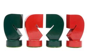 Jeu d'échecs moderne Berliner, pièces minimalistes en bois rouge et vert avec boîte de rangement, roi de 3,7 cm, à prix avantageux - Product Image 3