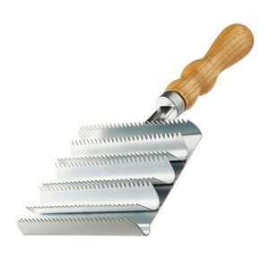 Cepillo de Aseo para Caballos y Ganado con 6 Cuchillas Ajustables de Acero Inoxidable Reutilizables y Mango de Madera - Product Image 5