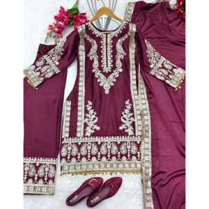 Ensemble haut de gamme de designer avec un magnifique dupatta, taille XL - Product Image 3