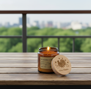 La bougie en pot Heirloom Harvest Thanksgiving ajoute une touche élégante à la décoration de votre maison, ou des messages spéciaux. - Product Image 2