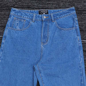 กางเกงยีนส์ขายส่งสไตล์วินเทจทรงขากว้าง ผ้าฝ้ายคุณภาพสูง นุ่ม ระบายอากาศได้ดี ทรงหลวม สีน้ำเงินฟอก เอวสูง - Product Image 3