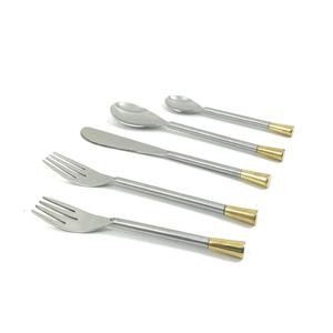 Juego de Cubiertos Vintage de Acero Inoxidable de 5 Piezas con Acabado Pulido Espejo y Mango Trenzado, Aptos para Uso Alimentario, Suministros para Restaurantes - Product Image 2