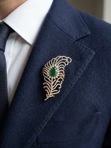 Broche Étnico de Moda Chapado en Oro con Pluma de Rubí y Piedras de Zirconia, Pin de Solapa, Joyería para Mujeres y Hombres, Ideal para Bodas y Eventos - Product Image 2