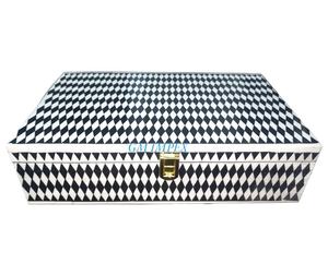 Organizador de joyero de madera con incrustaciones de hueso de línea horizontal en blanco y negro personalizable disponible en tamaños y colores personalizados - Product Image 3