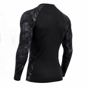 Camiseta de compresión de alto rendimiento para personas activas, que proporciona soporte muscular, mejora la circulación y es excelente para el entrenamiento. - Product Image 6