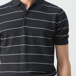 Polo de algodón puro de alta calidad para hombre con detalle de cuello vuelto a medida, diseño elegante con logotipo personalizable a precio económico. - Product Image 4