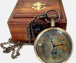 Reloj de Bolsillo de Latón con Diseño del Titanic, con Caja de Madera – Regalo Náutico - Product Image 2