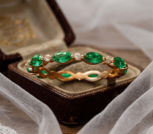 Anillo de Moda con Piedras Naturales Estilo Media Eternidad Marquise, Chapado en Oro de 18k, Joyería de Diamantes Negros de Acero Inoxidable para Mujer - Product Image 1