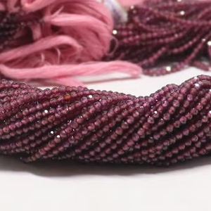 ลูกปัดโรโดไลต์การ์เนตทรงรอนเดลเหลี่ยมเล็กขนาด 2.5 มม. ของ AAA Natural สำหรับทำเครื่องประดับ - Product Image 1