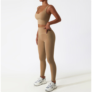Conjunto Deportivo de 2 Piezas para Mujer, Tendencia 2026, Spandex/Poliéster, Secado Rápido, Transpirable, Logotipo Personalizado, Ropa para Correr y Entrenar - Product Image 4