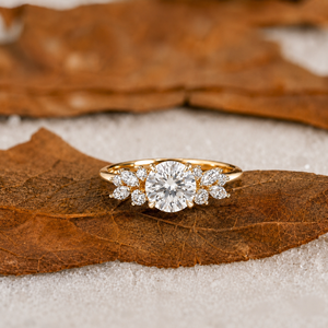 Anillo de Compromiso de Lujo con Diamante Cultivado en Laboratorio de 1 Quilate, Oro Sólido de 14K, Certificado IGI, Piedras Laterales de 0.40 Quilates, Regalo de Aniversario de Bodas - Product Image 1