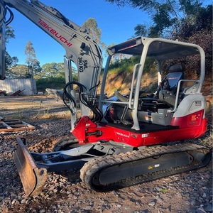 Mini-excavatrice puissante Takeuchi TB235-2 pour les travaux de construction, l'aménagement paysager et les travaux de terrassement intensifs - Product Image 5